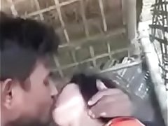 Cute gf kaa hot kiss with bf