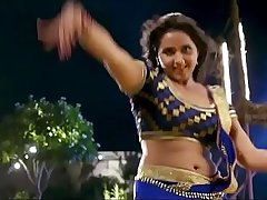 MILF KAJAL BIG JUICY NAVEL AND CURVY WAIST SHOW 2