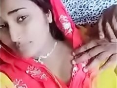 Desi indian south girl naked in saŕre with boyfriend and showing nipple