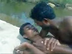 indian boys hot smooch