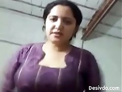 Indian mom 2 nice boobs