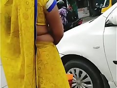 TRADITIONAL CURVY GUJARATI BHABHI HIP FOLD IN SAREE 5