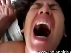 Desi Wife Loves Sucking Cock and Fingering her Choot