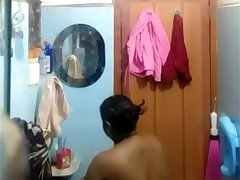 Mumbai kaamwali bhabhi hot sex video filmed in shower
